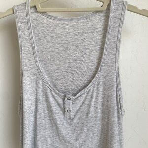 Vuori Cropped Tank
